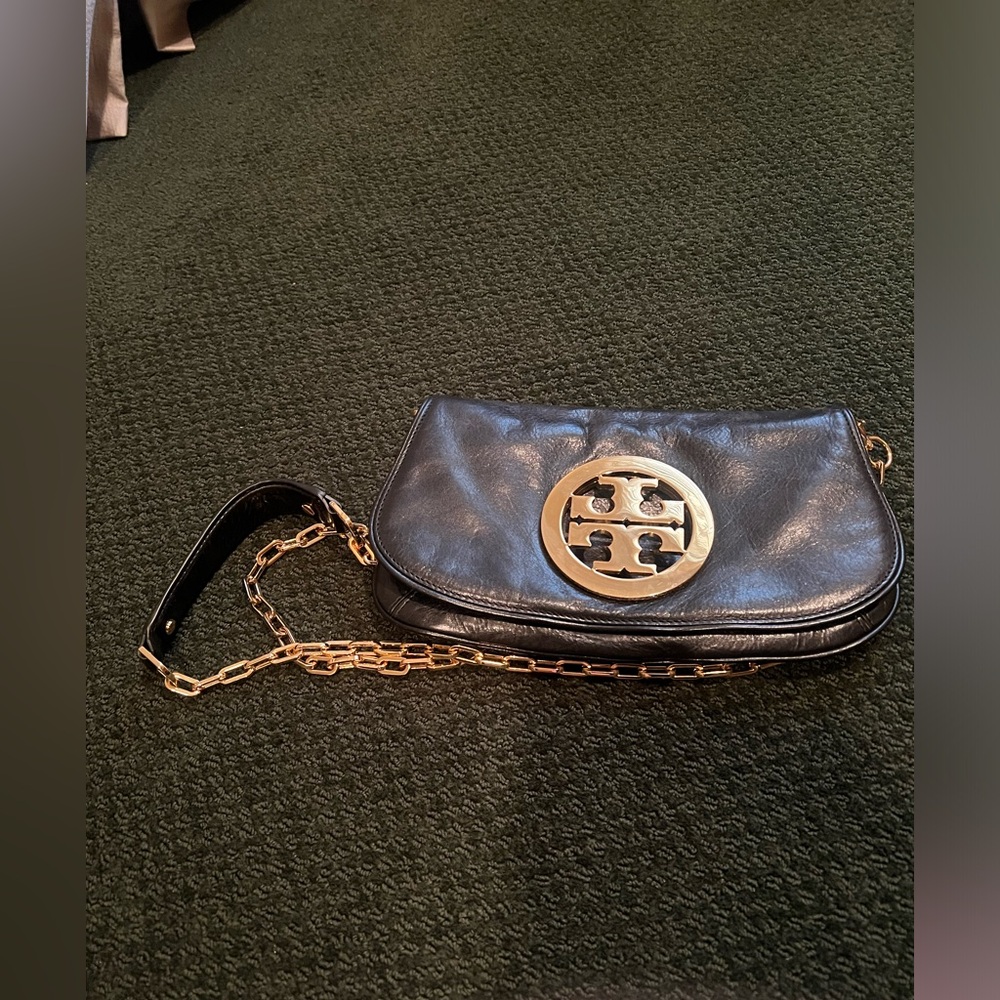 Tory Burch Reva Clutch medium size leather bag with removable adjustable strap - Picture 7 of 13